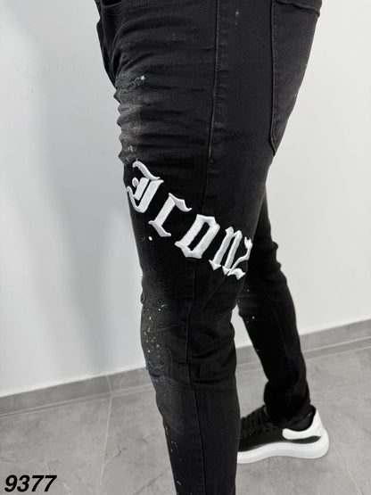 Icon2 zwarte skinny jeans met stretch voor een perfecte pasvorm. Met geborduurde letters.